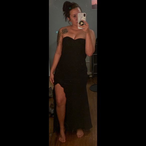 Black maxi dress with lace detailing Size M - Picture 2 of 3